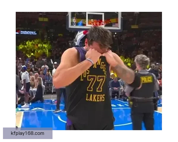 东契奇遭遇二级腿筋拉伤 湖人夺冠赔率急剧下跌至150赔1